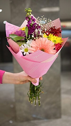 Şebboylu gerbera buketi