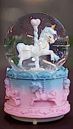 Işıklı sesli unicorn kar küresi